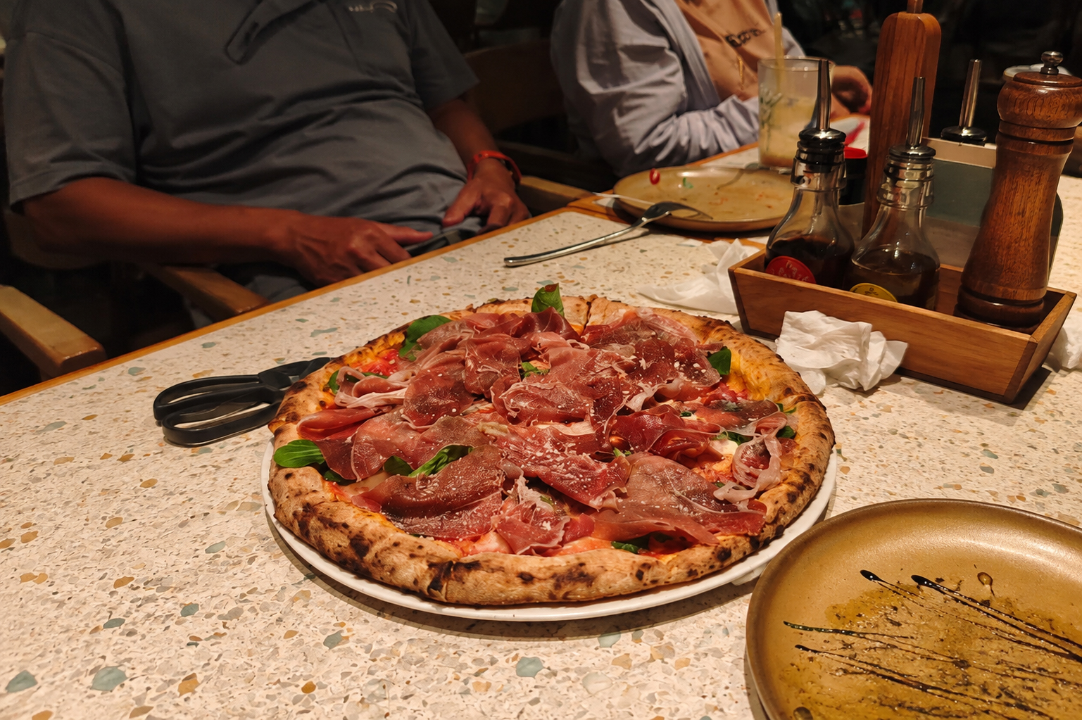 峴港窯烤生火腿 Pizza