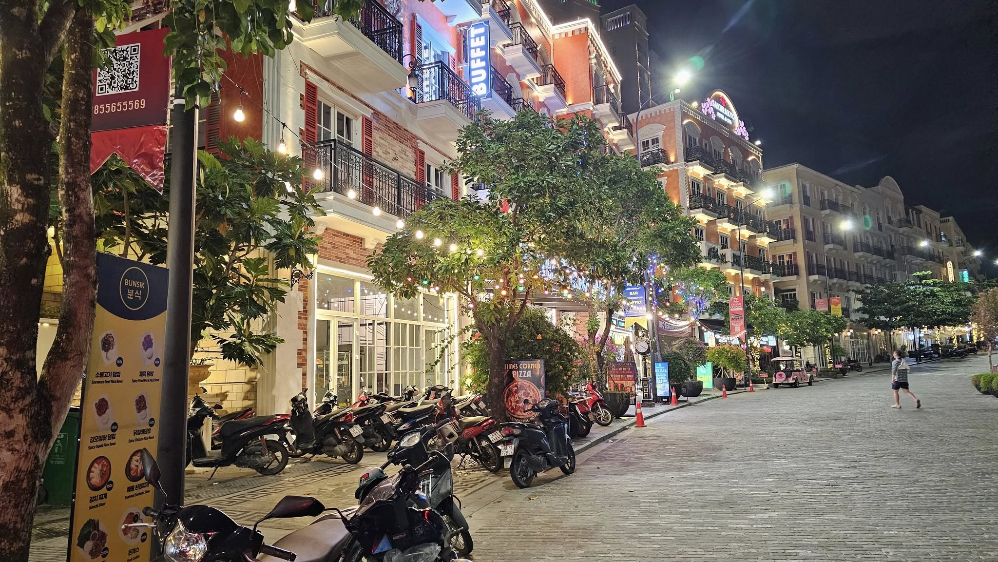 富國島日落小鎮夜市整潔街景
