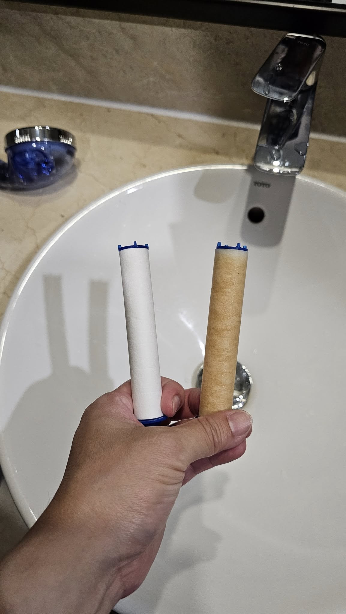 富國島蓮蓬頭濾芯一晚就變黃對比