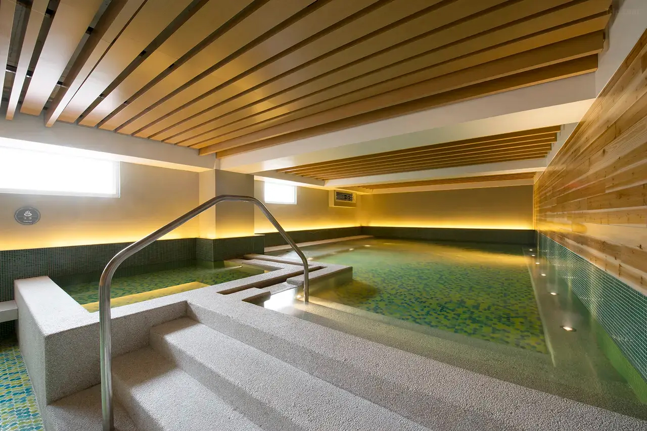 捷絲旅宜蘭礁溪館兒童遊戲室與大眾裸湯設施